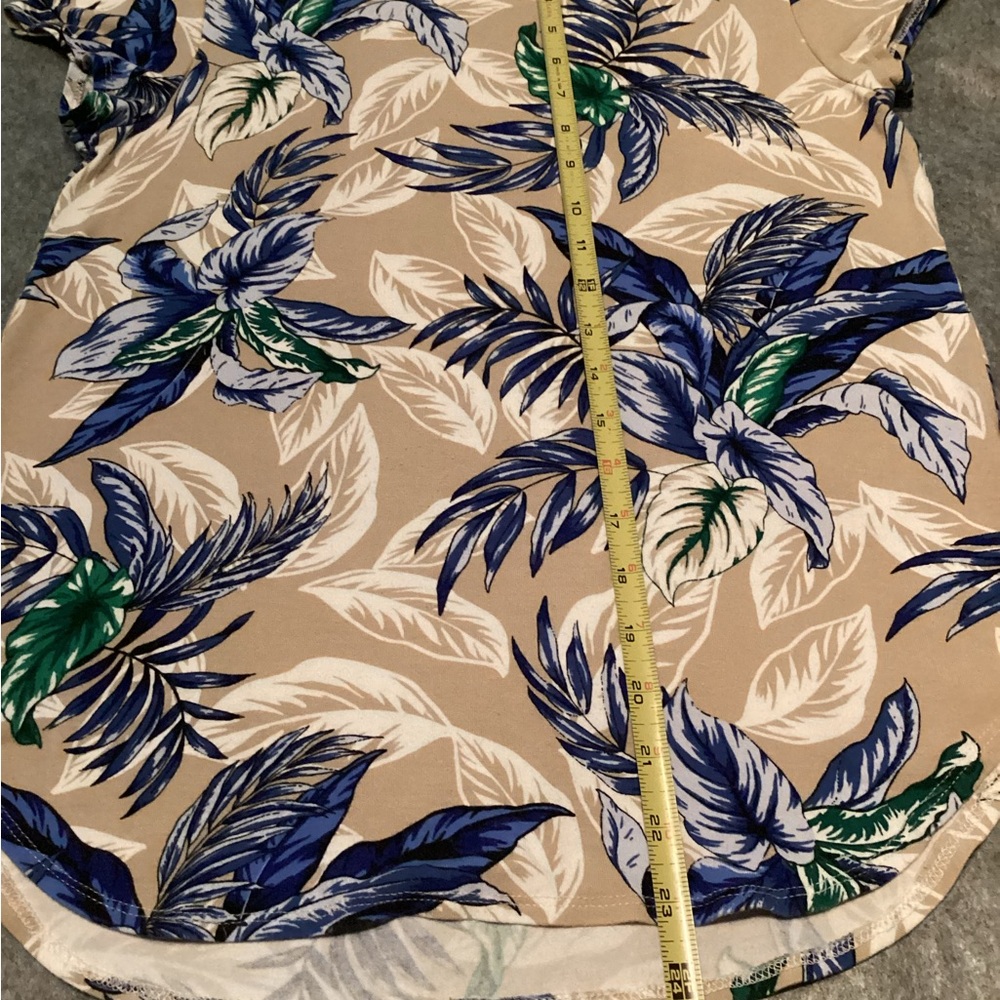 Cupio Tan Tropical Leaf Short Sleeve Shirt with Blue & Green Accents C20 - Picture 3 of 5